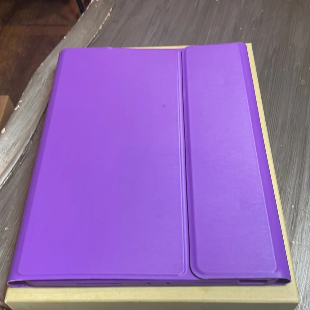 iPad case with keyboard 10X8 💜purple NIB.